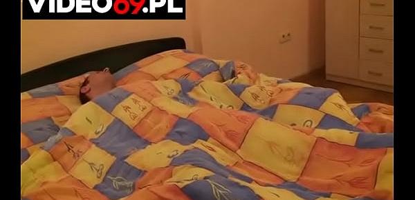  Polskie porno - Pan podrywacz był chory i leżał w łóżeczku